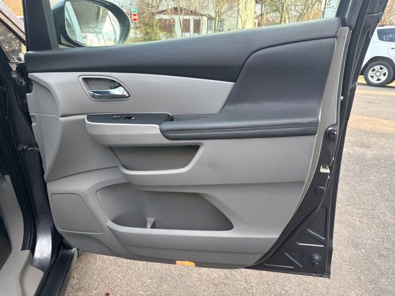 Used 2014 Honda Odyssey LX image 15