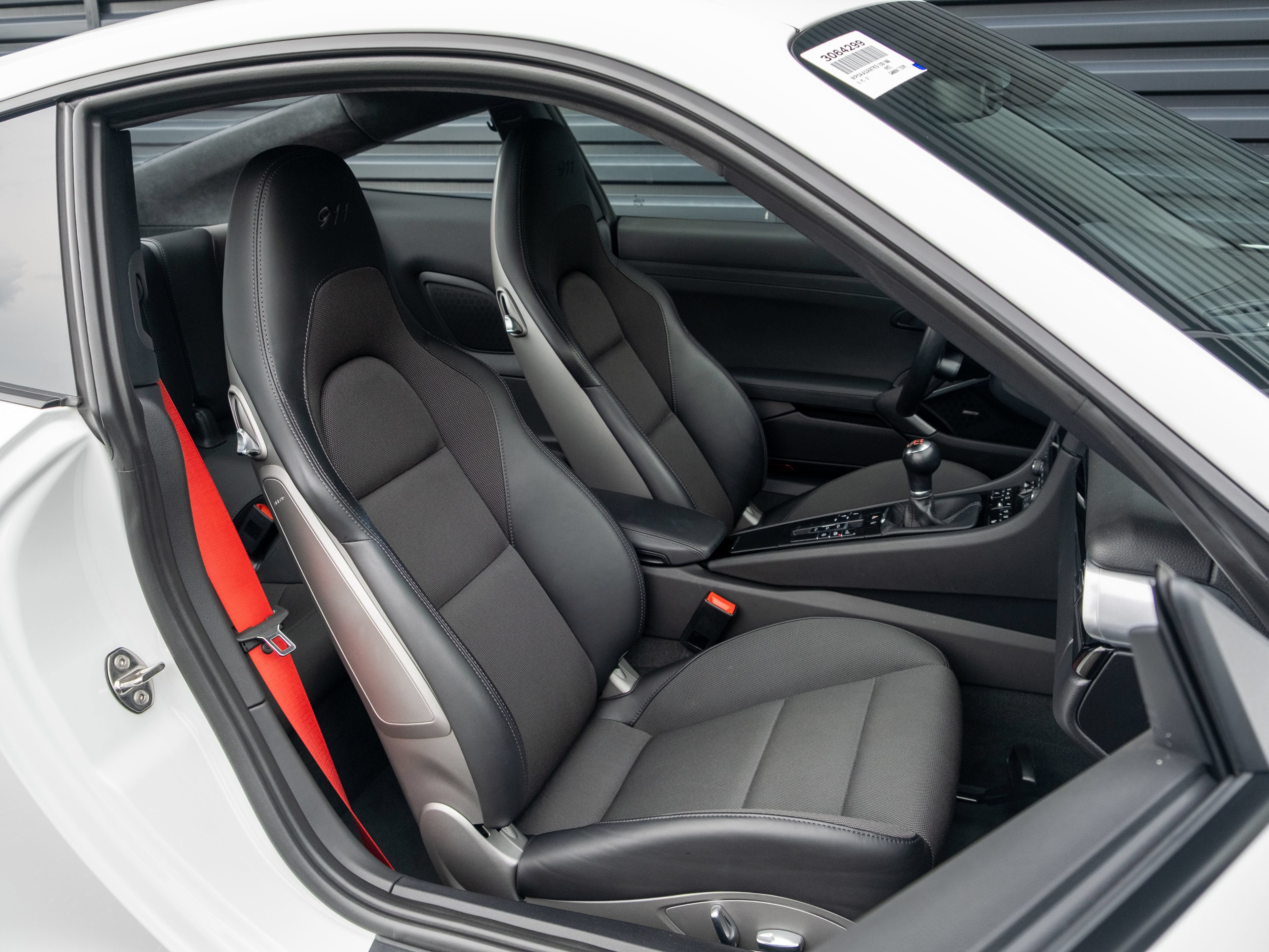 Certified 2019 Porsche 911 Carrera T RWD image 37