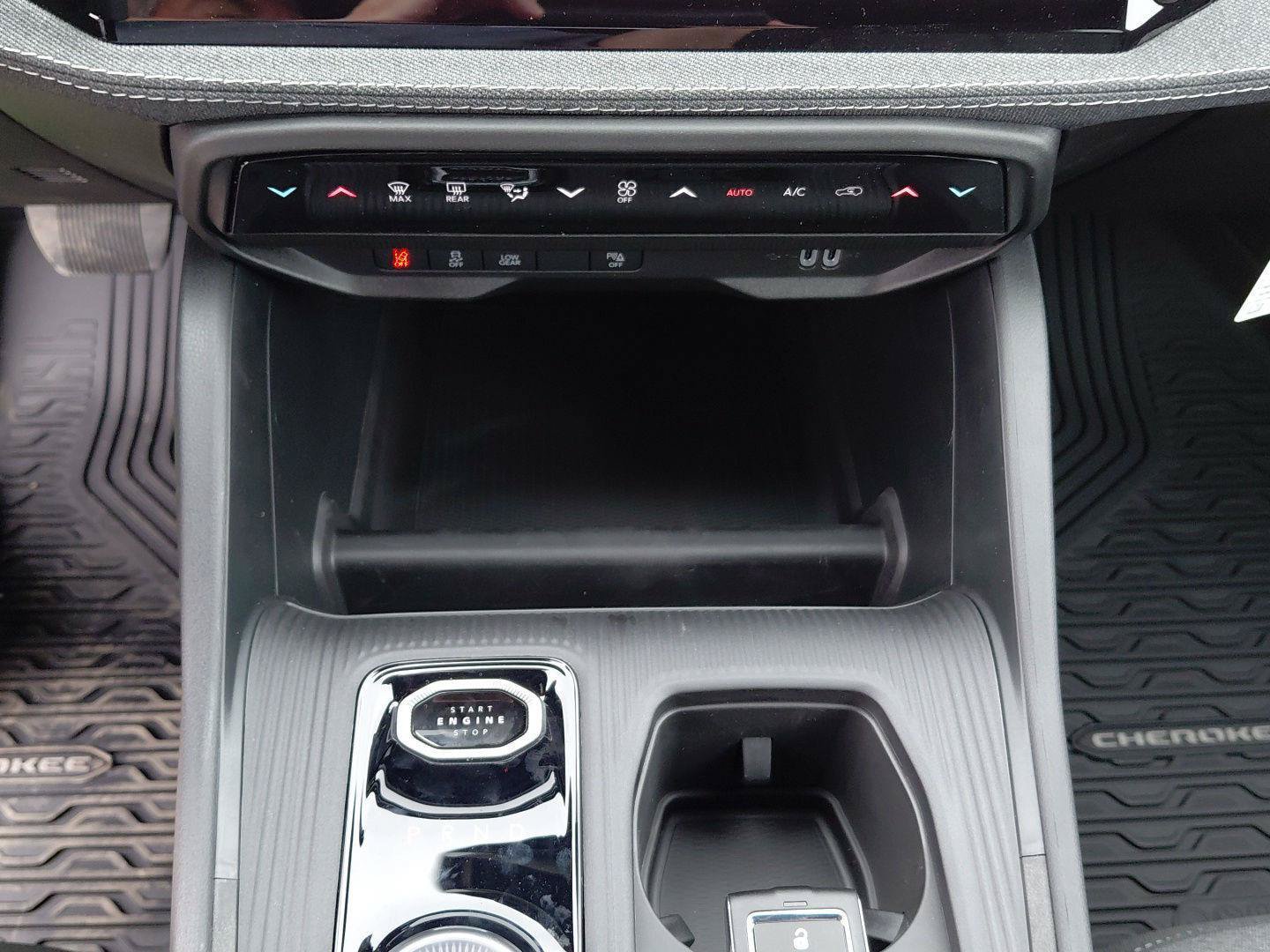 New 2026 Jeep Cherokee Laredo AWD/4WD image 28