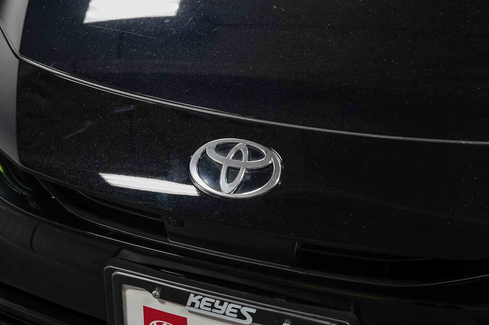 Certified 2023 Toyota Prius Limited w/ Limited Premium Package FWD image 9