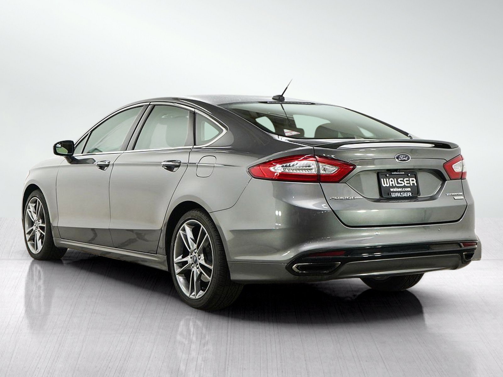 Used 2014 Ford Fusion Titanium FWD image 3