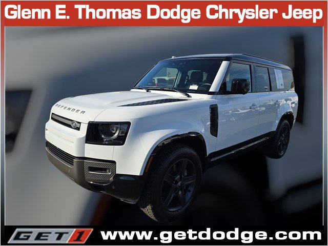 Used 2024 Land Rover Defender 130 X-Dynamic SE image 3