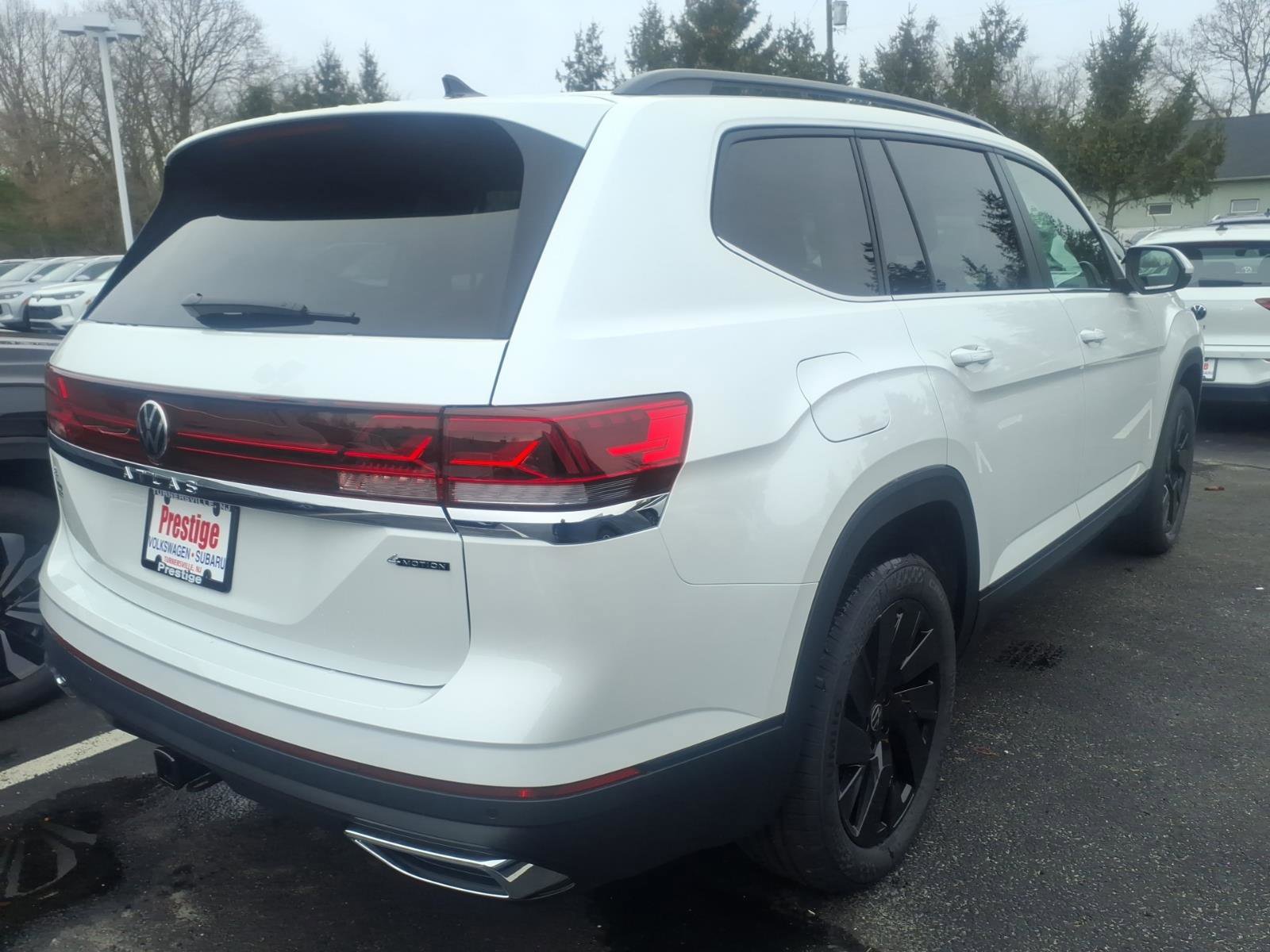 New 2026 Volkswagen Atlas SE image 2