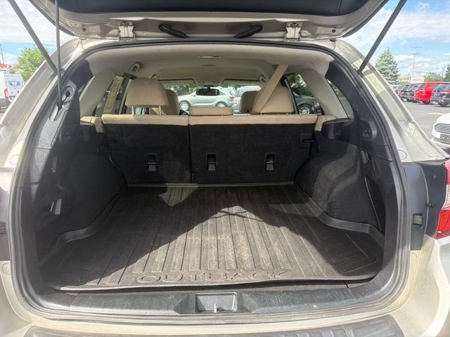 Used 2016 Subaru Outback 2.5i Premium AWD/4WD image 9