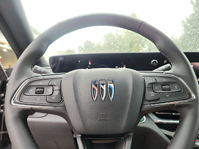 Used 2025 Buick Envista Sport Touring w/ Convenience I Package FWD image 19