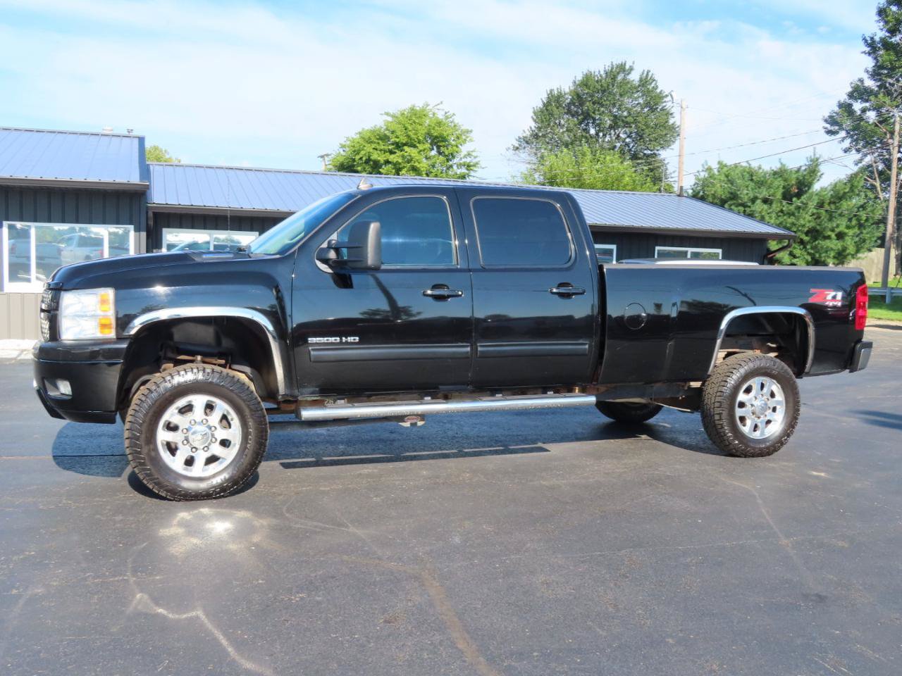 Used 2014 Chevrolet Silverado 3500 LTZ w/ LTZ Plus Package AWD/4WD image 2