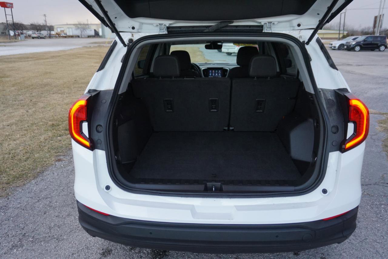 Used 2023 GMC Terrain SLE w/ Driver Convenience Package image 20