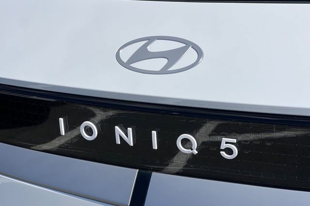 New 2026 Hyundai Ioniq 5 SEL RWD image 9