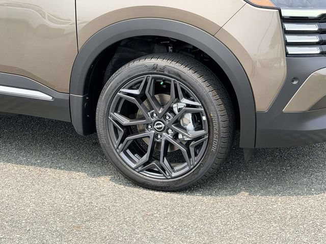 New 2026 Nissan Kicks SR w/ Interior Electronics Package FWD image 7