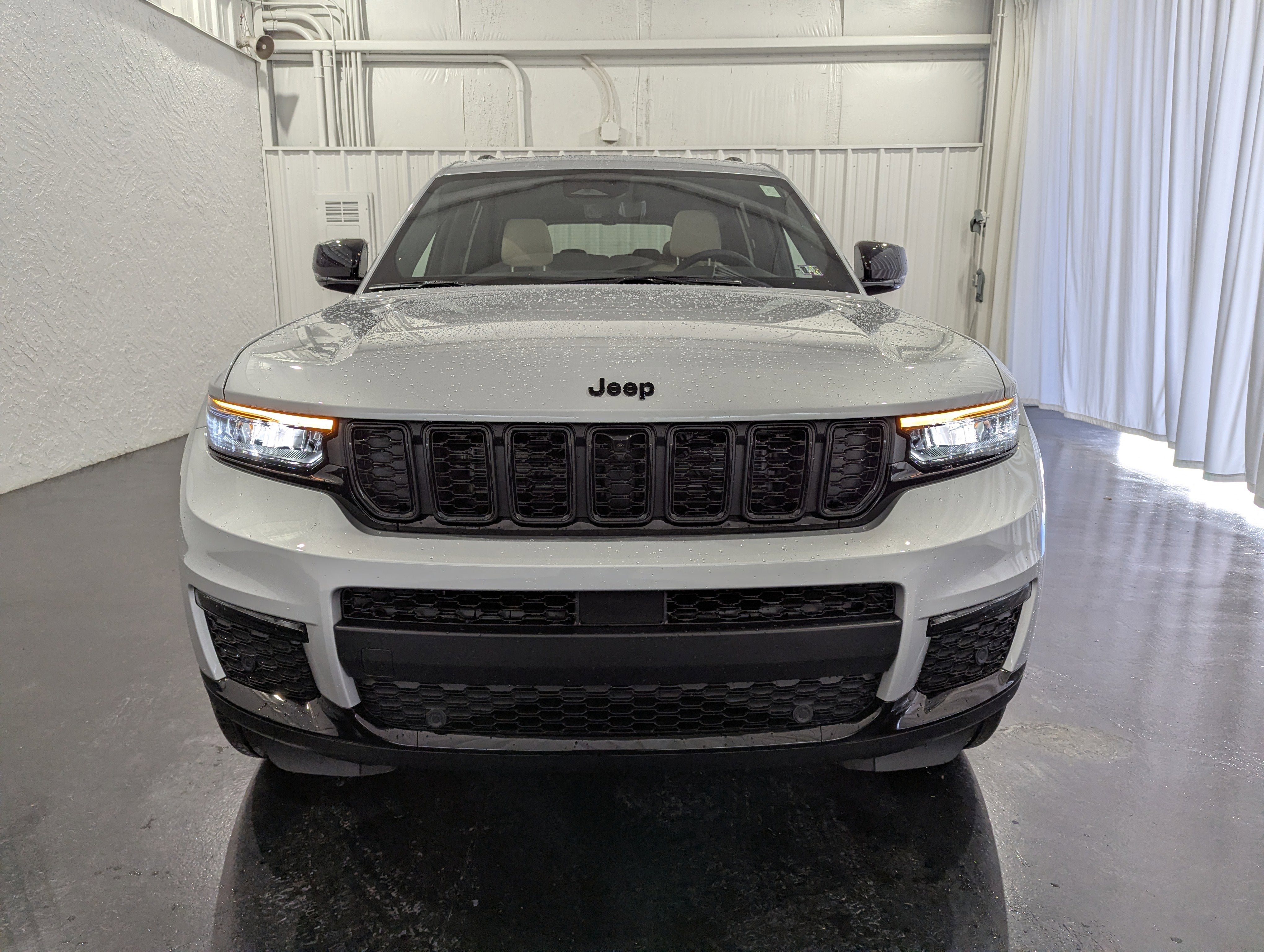New 2025 Jeep Grand Cherokee L Limited w/ Luxury Tech Group II image 4