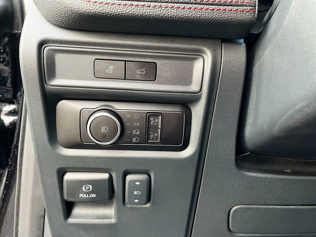 Used 2023 Ford Expedition Limited image 10