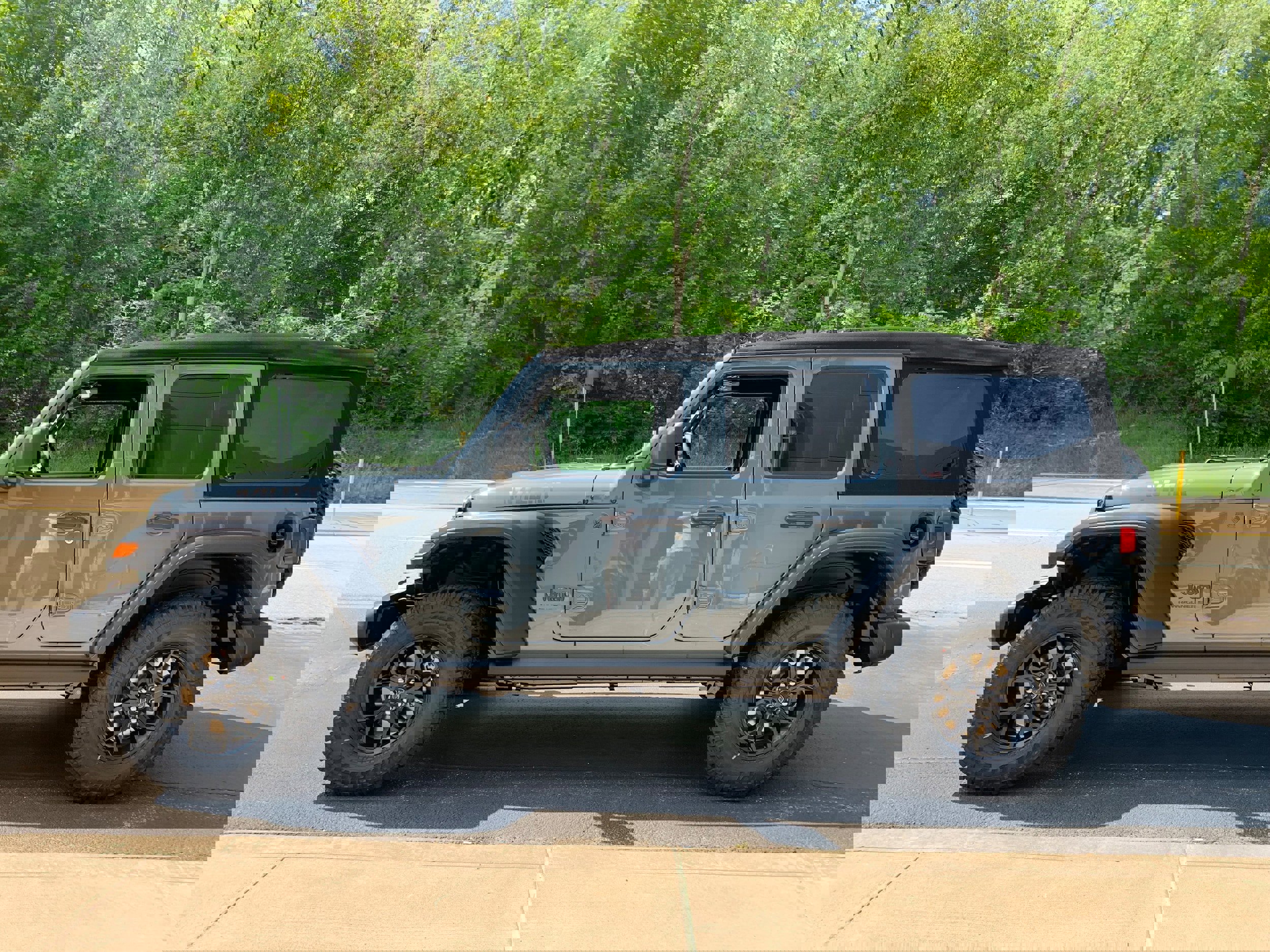 New 2025 Jeep Wrangler Unlimited Sport image 5