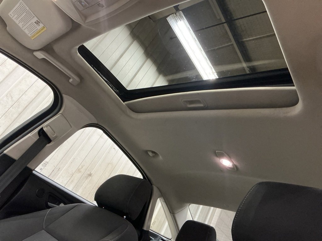 Used 2017 Ford Focus SEL image 19