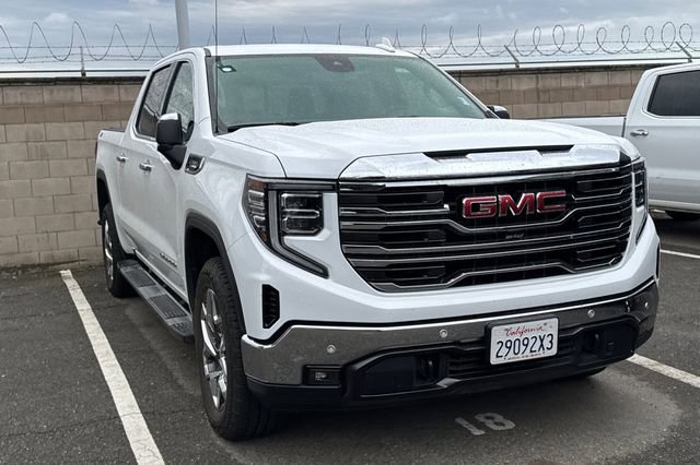 Used 2023 GMC Sierra 1500 SLT w/ SLT Premium Plus Package AWD/4WD image 2