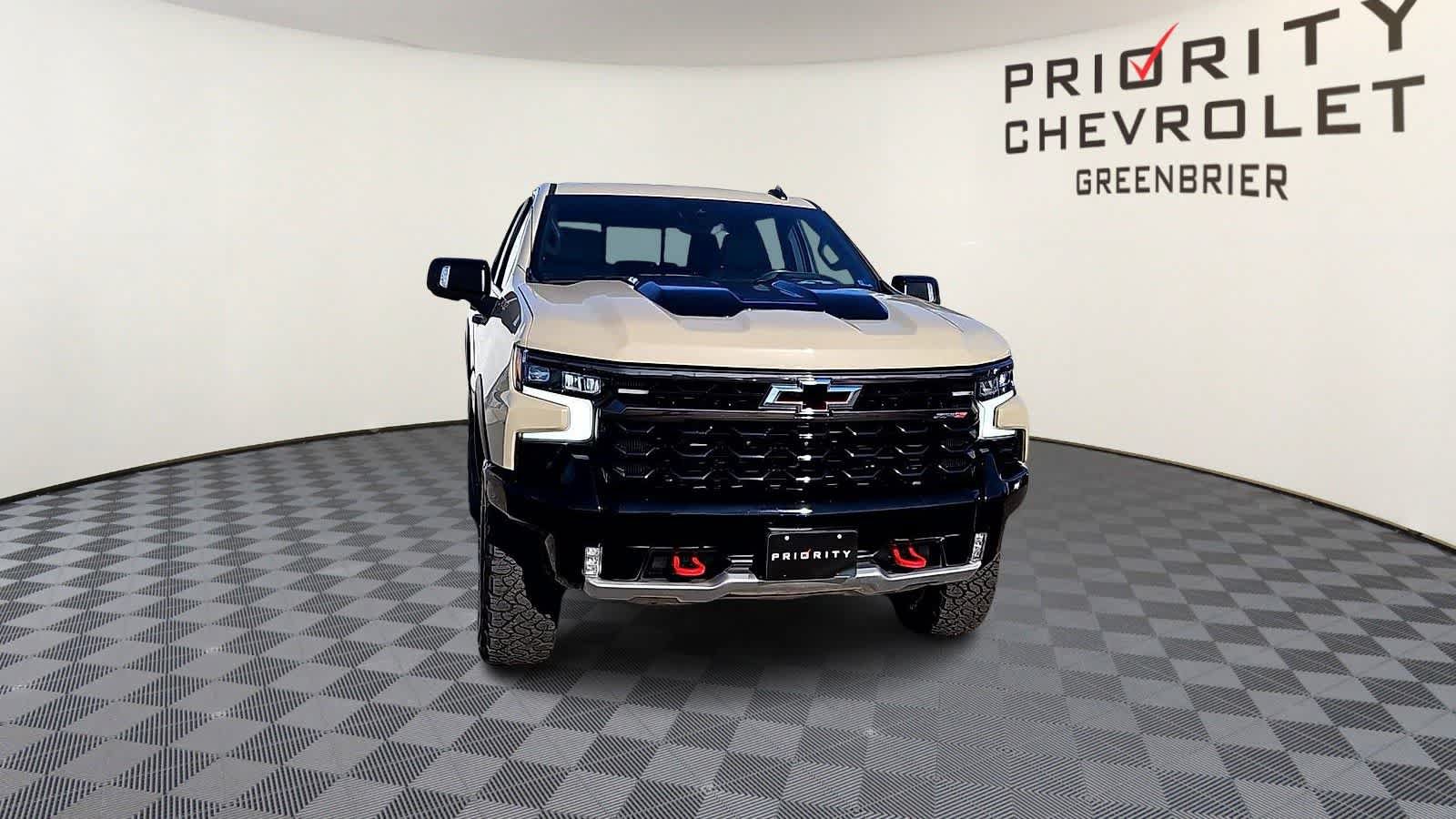 Used 2022 Chevrolet Silverado 1500 ZR2 w/ Technology Package AWD/4WD image 3