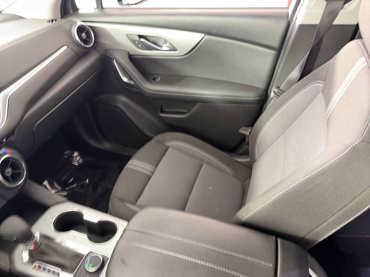 Used 2025 Chevrolet Blazer LT FWD image 21