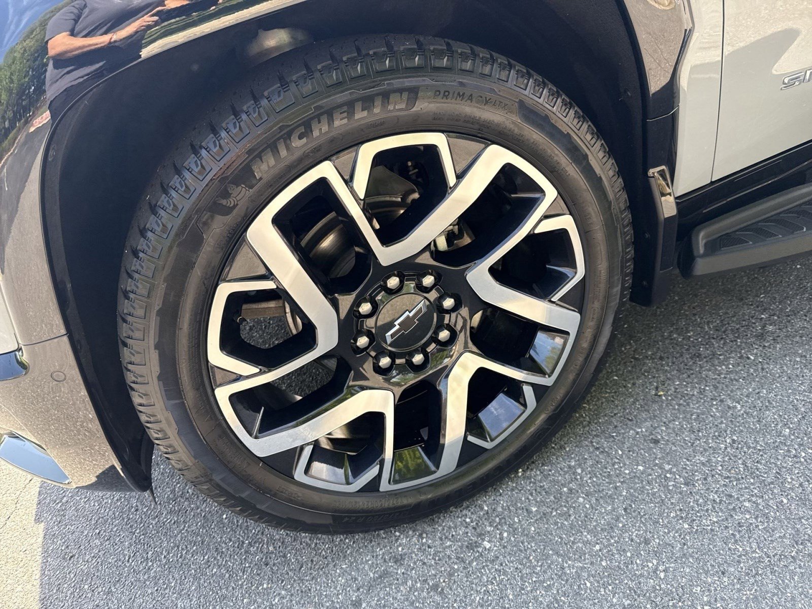 Used 2025 Chevrolet Silverado EV RST AWD/4WD image 12