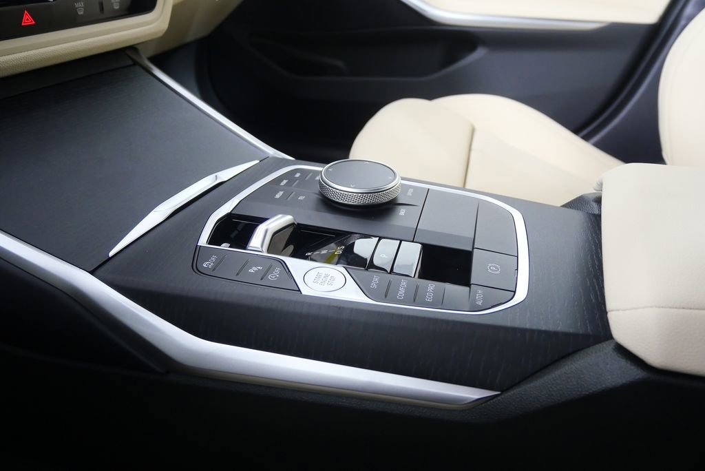 Used 2026 BMW 330i Sedan w/ Convenience Package image 24