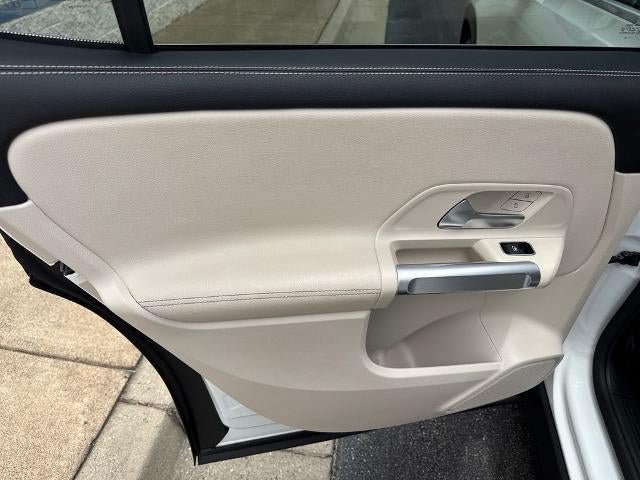 Used 2023 Mercedes-Benz GLB 250 image 20