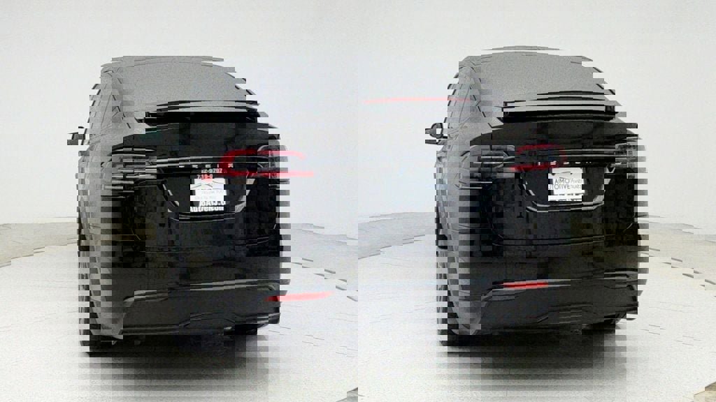 Used 2024 Tesla Model X image 6