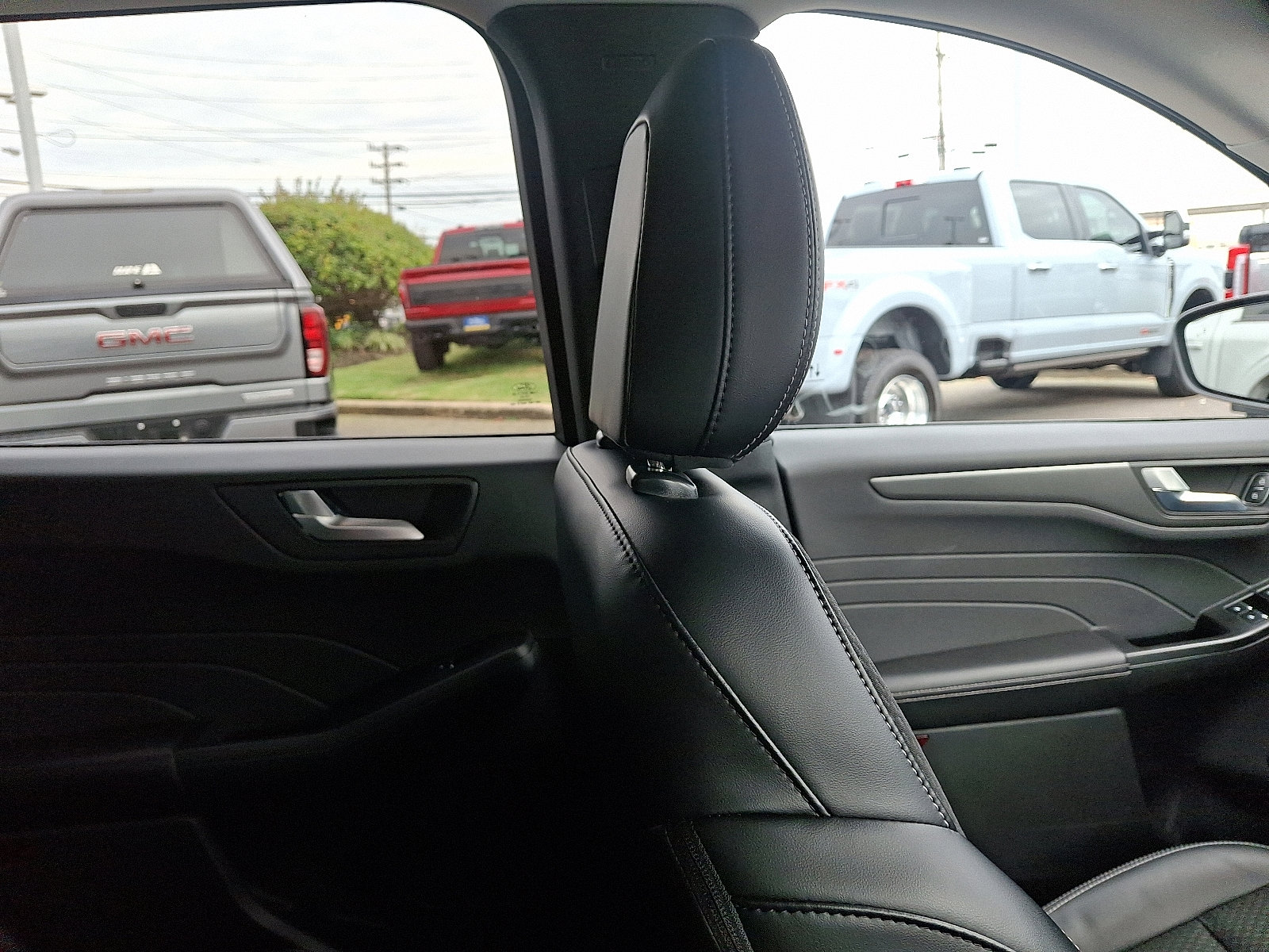 Certified 2024 Ford Escape SE image 13