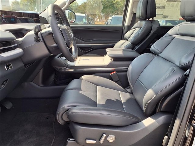 New 2025 Lincoln Navigator L Reserve image 7