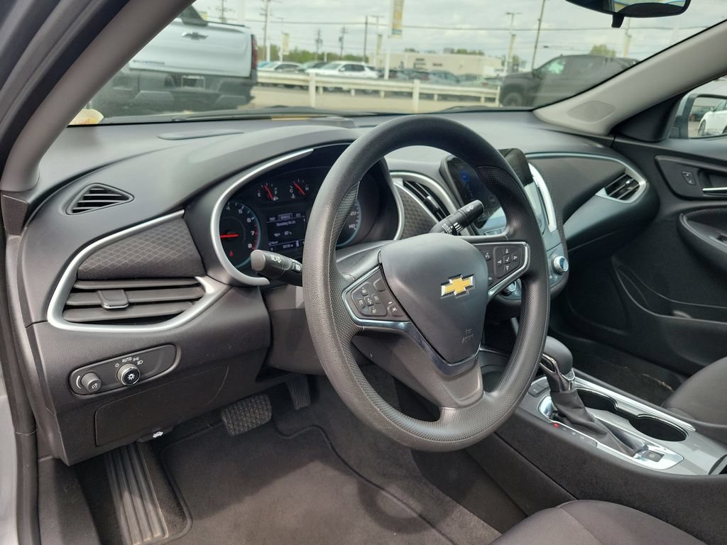 Used 2024 Chevrolet Malibu LT FWD image 19