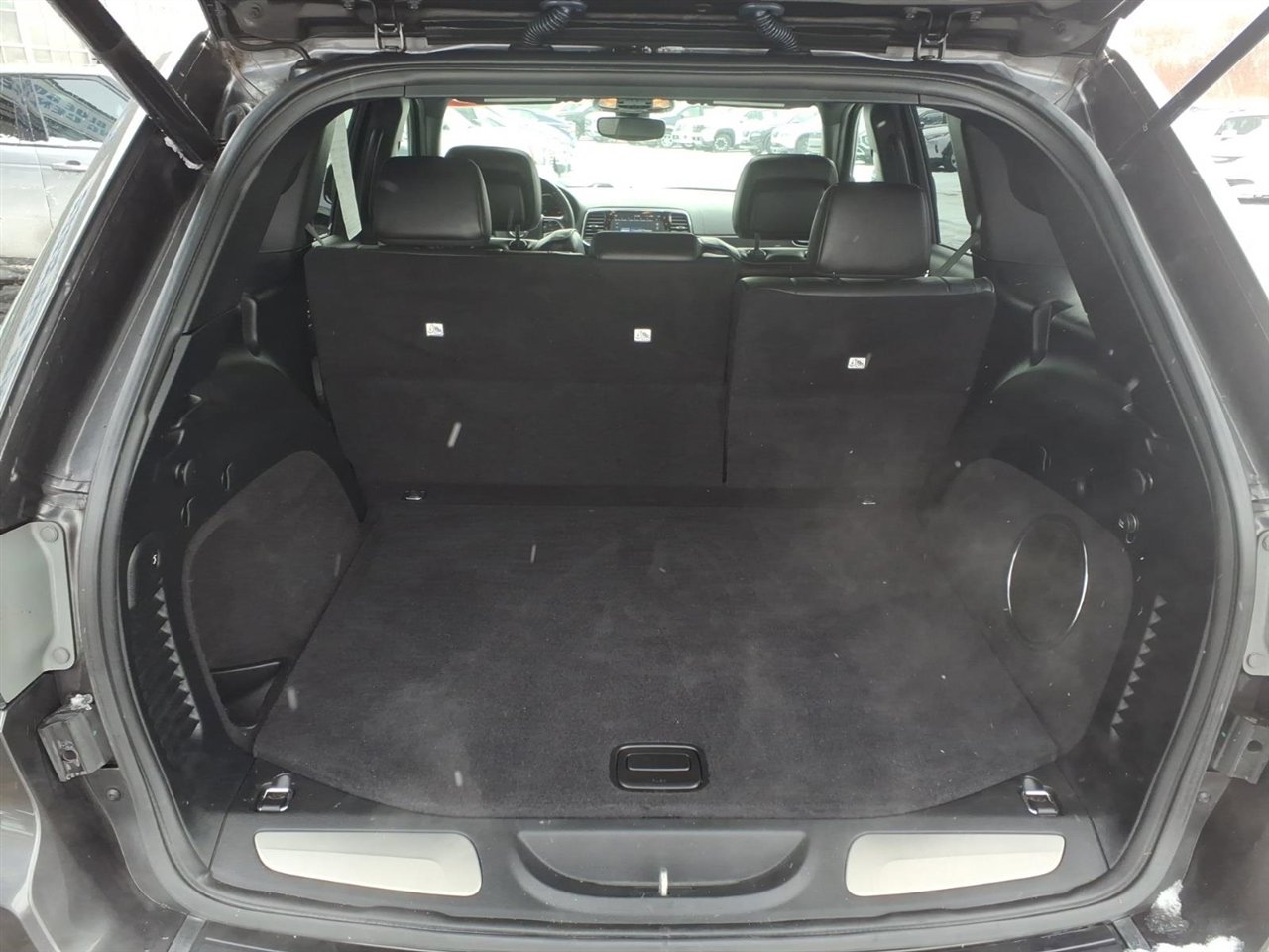 Used 2019 Jeep Grand Cherokee Overland image 9