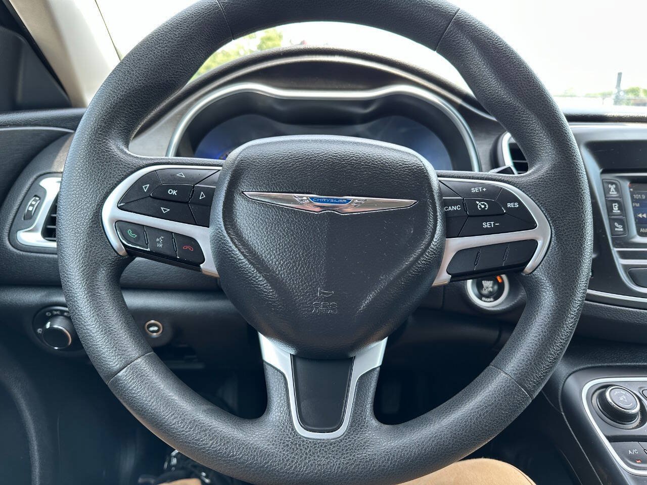 Used 2016 Chrysler 200 Limited FWD image 27