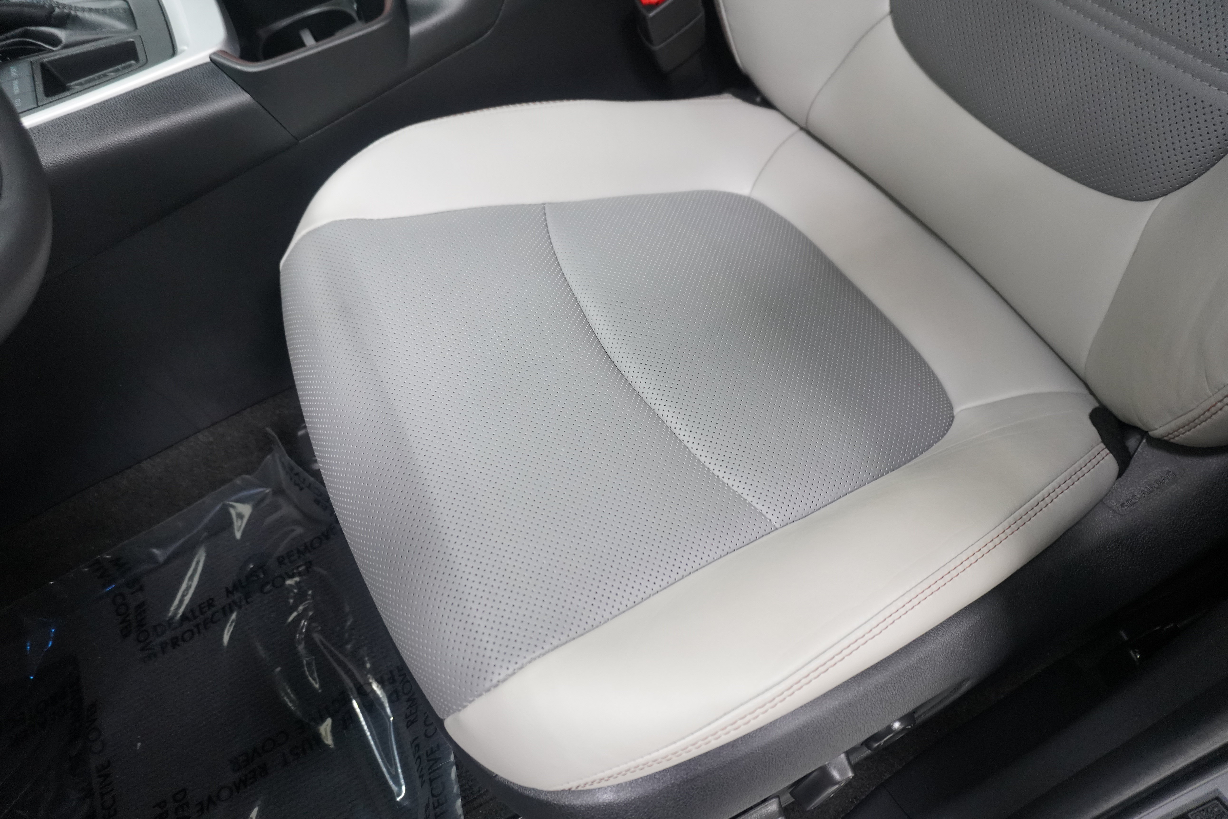 Used 2023 Toyota RAV4 Limited FWD image 12