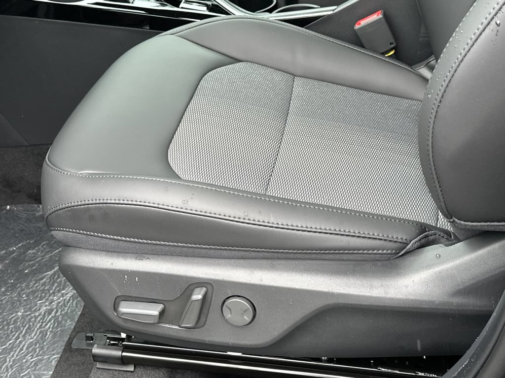 New 2026 Kia Niro EX FWD image 14