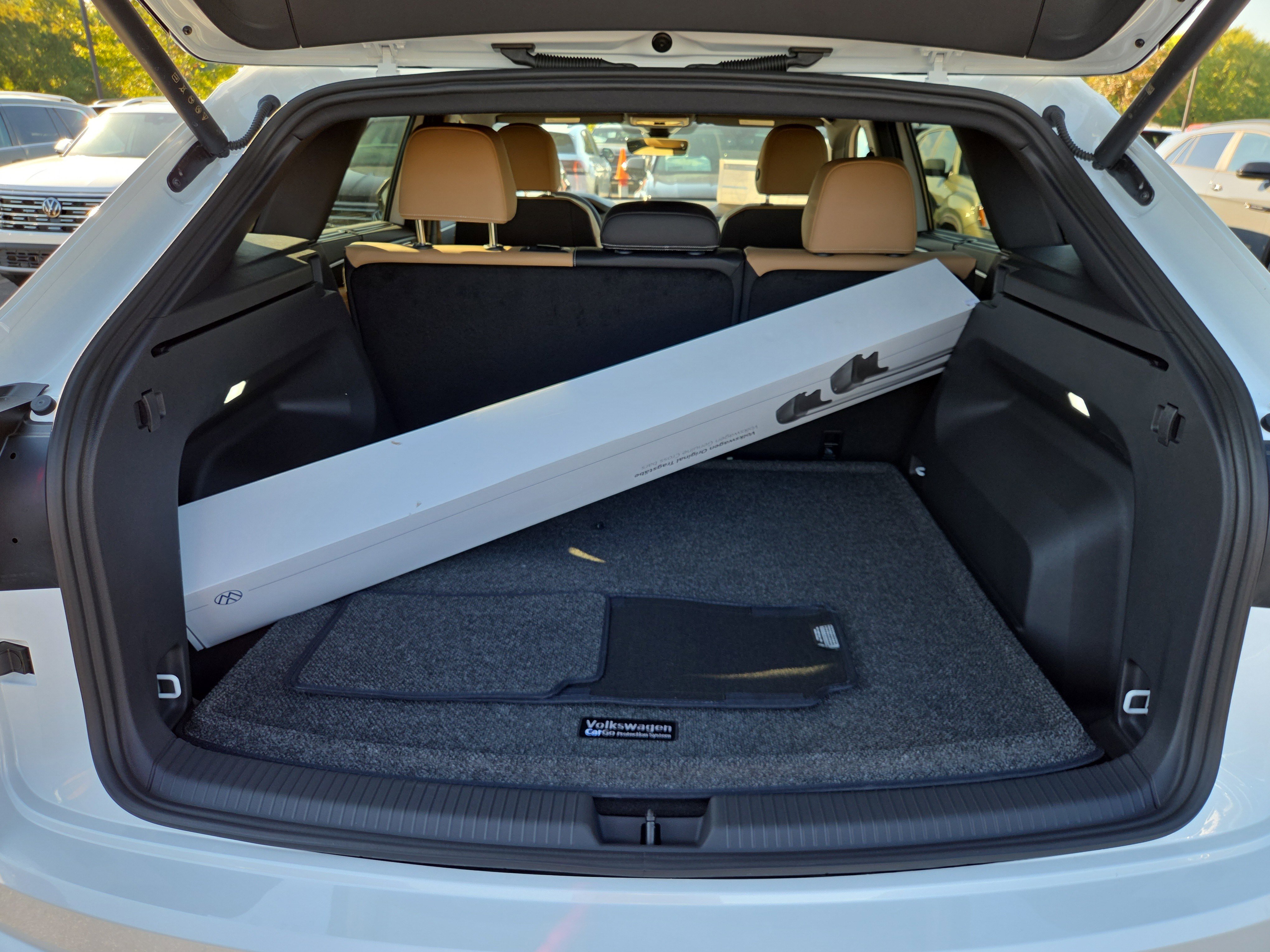 New 2026 Volkswagen Atlas Cross Sport SEL R-Line image 8