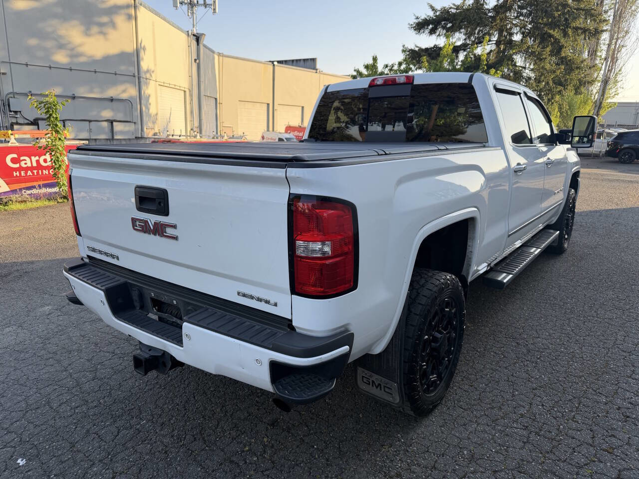 Used 2017 GMC Sierra 2500 Denali w/ Suspension Package, Off-Road AWD/4WD image 5