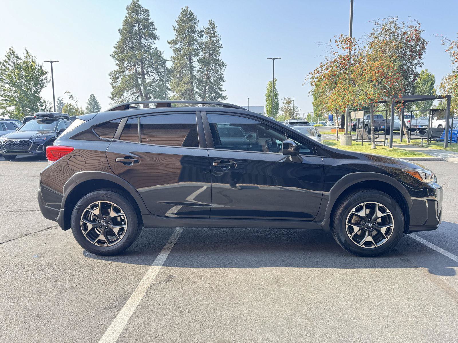 Used 2020 Subaru Crosstrek 2.0i Premium w/ Moonroof Package 1 AWD/4WD image 6
