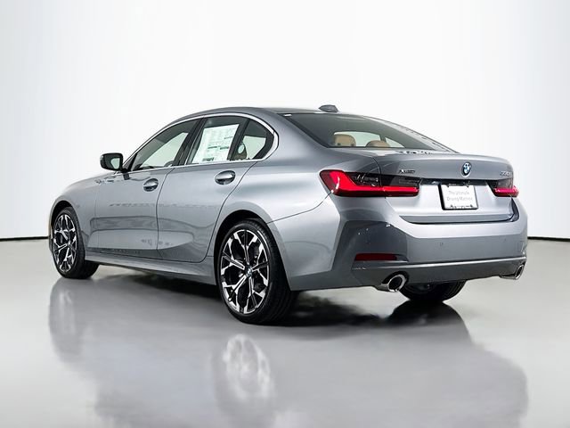 Used 2025 BMW 330i xDrive Sedan w/ Premium Package image 5