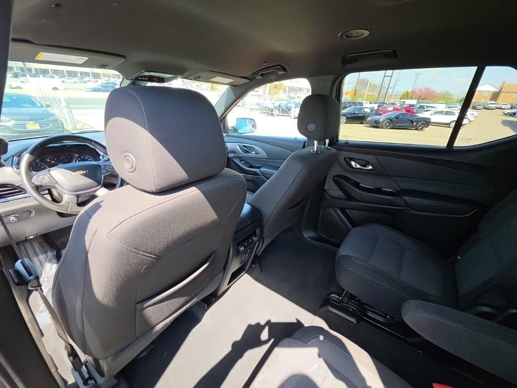 Used 2023 Chevrolet Traverse LT image 24