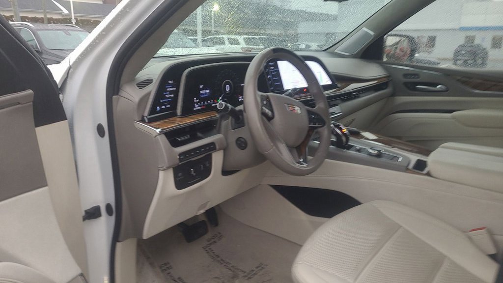 Used 2023 Cadillac Escalade ESV Premium Luxury Platinum w/ Heavy-Duty Trailer Package image 19