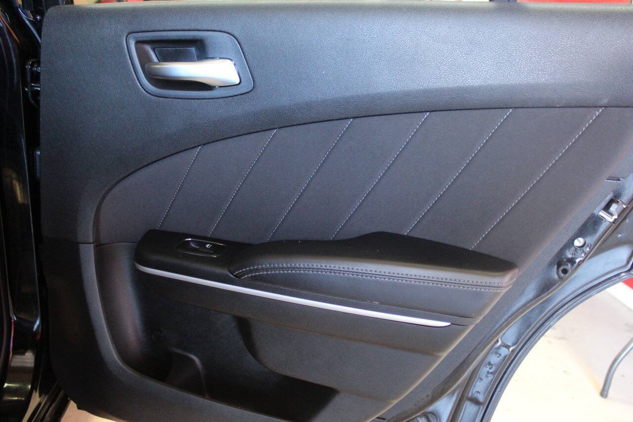 Used 2023 Dodge Charger SXT RWD image 12