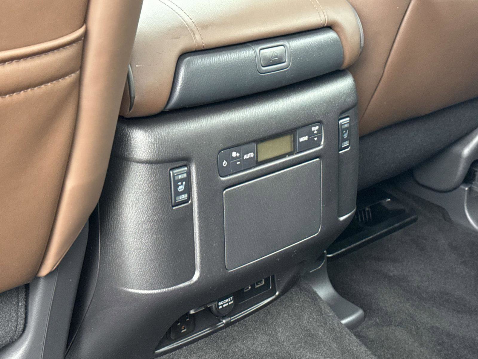 Used 2024 Nissan Armada Platinum w/ Captain's Chairs Package image 24