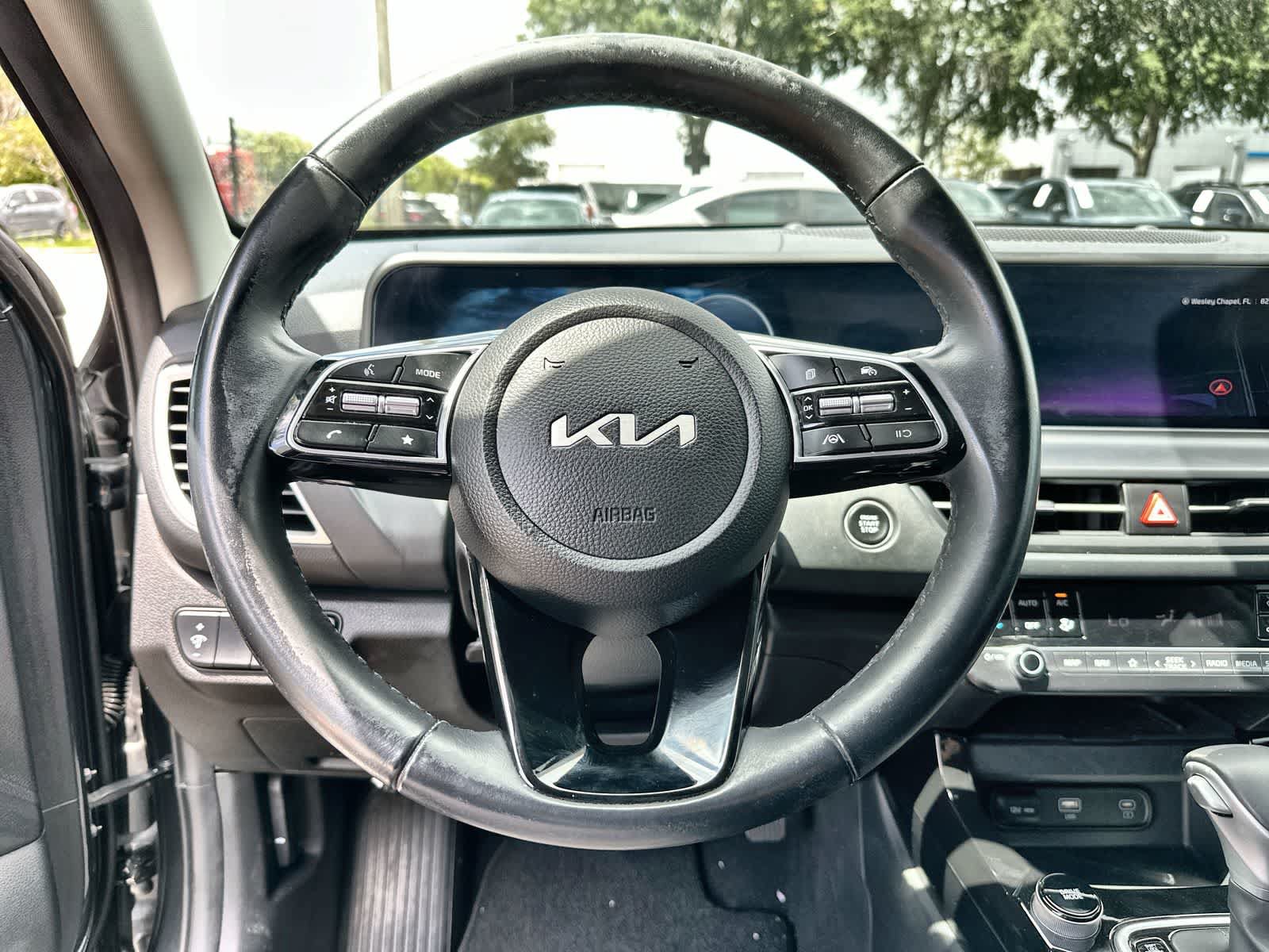 Used 2024 Kia Seltos EX FWD image 21