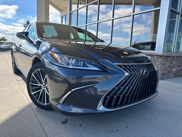 Used 2023 Lexus ES 250 w/ Premium Package AWD/4WD image 1