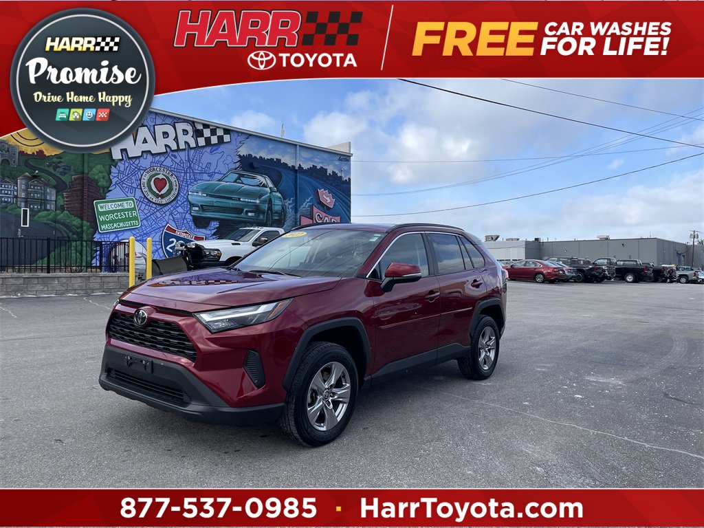 Used 2022 Toyota RAV4 XLE image 1