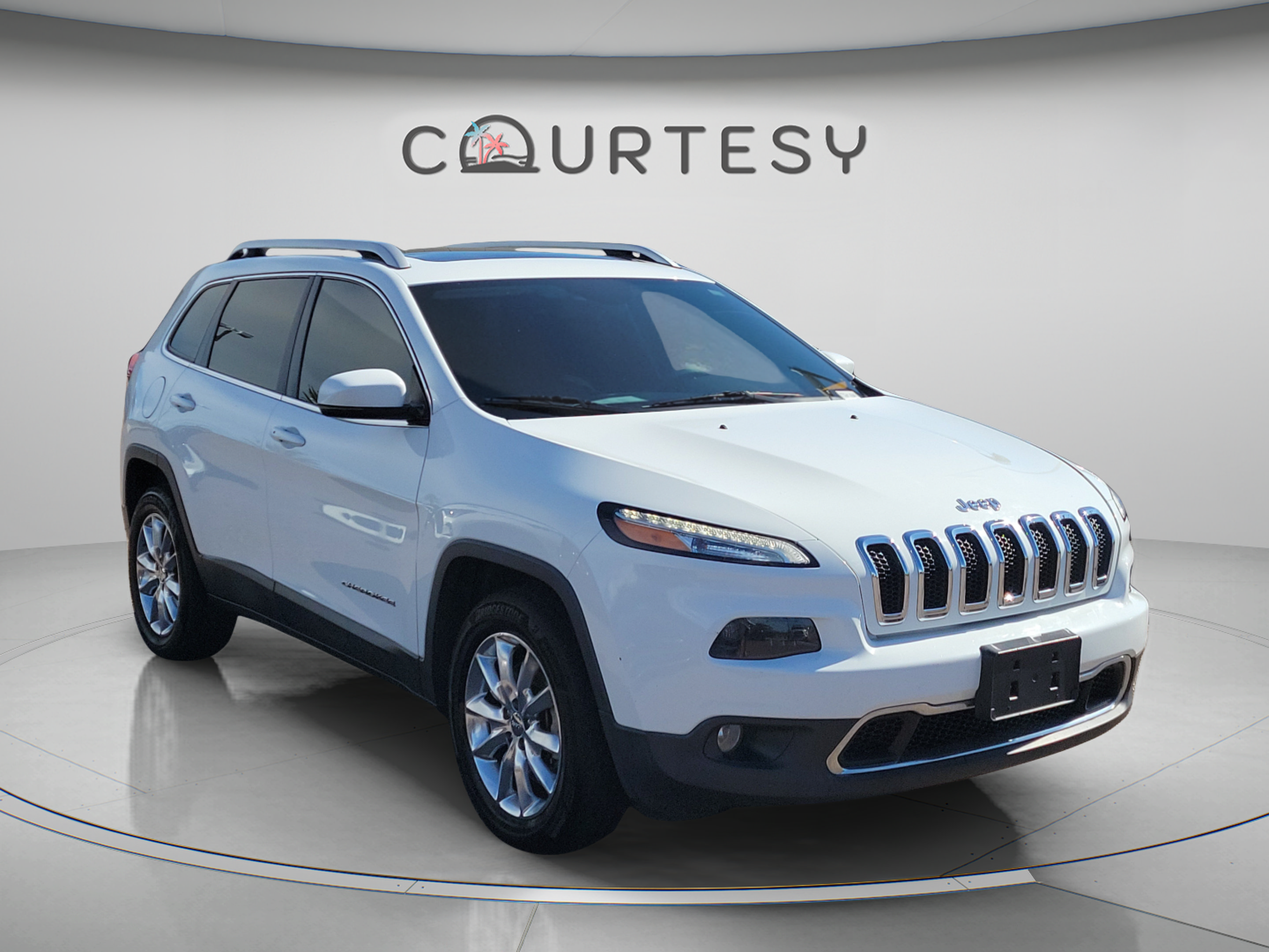 Used 2016 Jeep Cherokee Limited AWD/4WD image 4