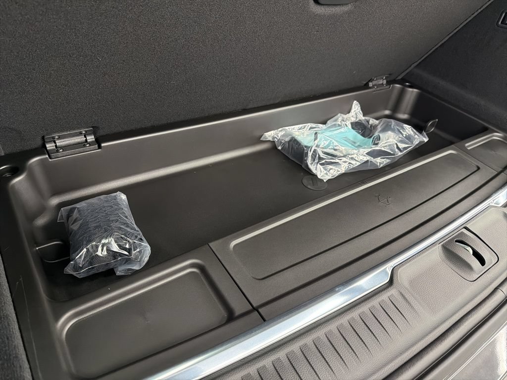New 2026 Jeep Grand Wagoneer Summit AWD/4WD image 10