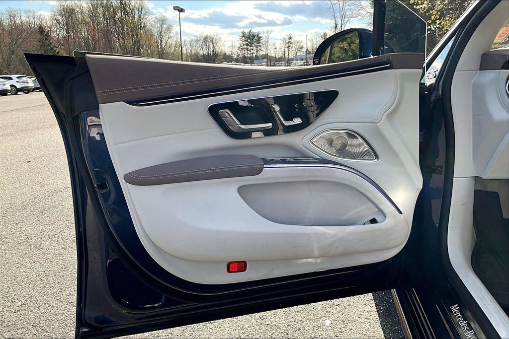 Certified 2023 Mercedes-Benz EQS 580 4MATIC Sedan image 17