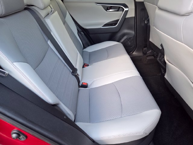 Used 2019 Toyota RAV4 Limited w/ Limited Grade Weather Package AWD/4WD image 6