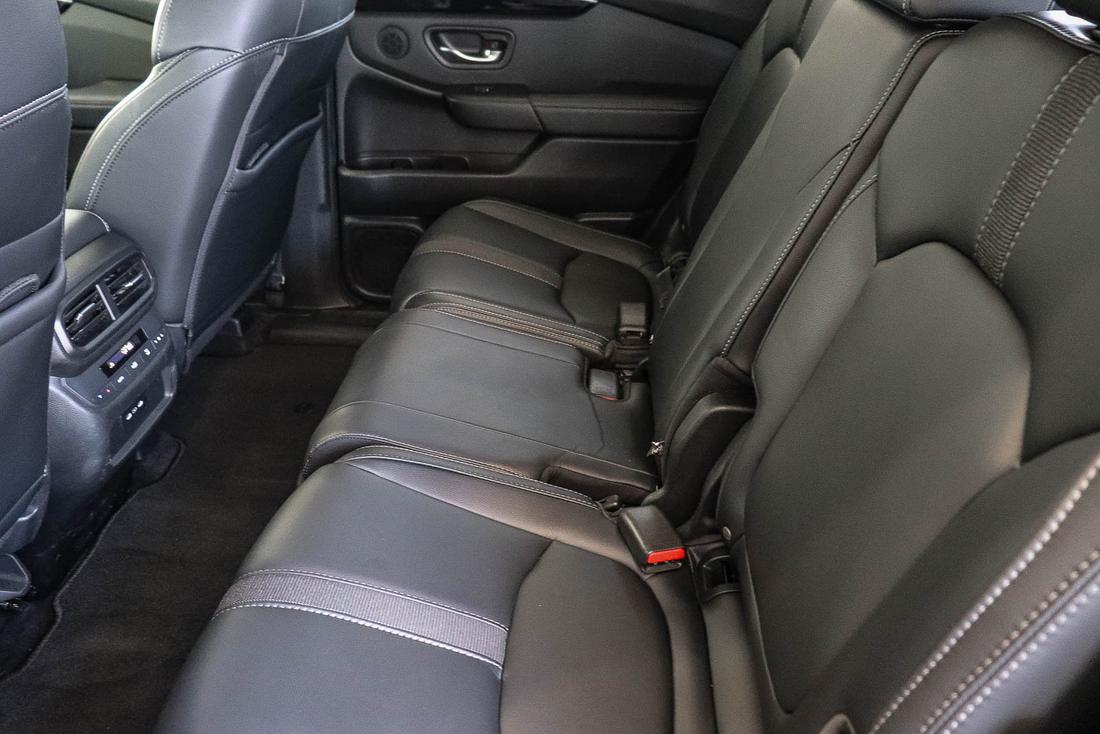Certified 2025 Honda Pilot Touring image 21