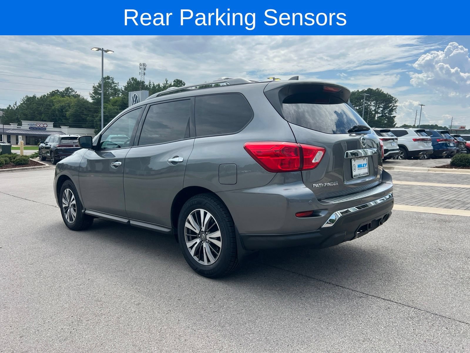 Used 2020 Nissan Pathfinder SV FWD image 10