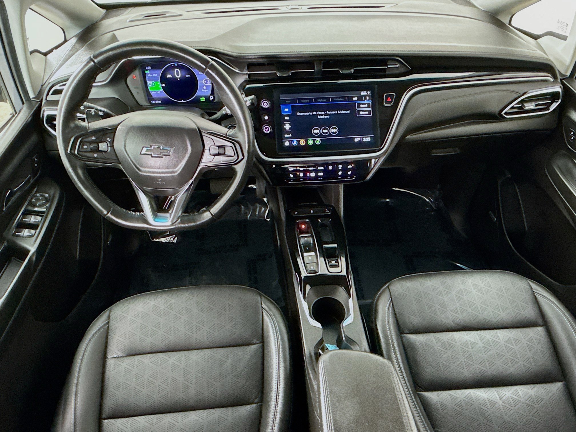 Used 2023 Chevrolet Bolt LT w/ Infotainment Package FWD image 22