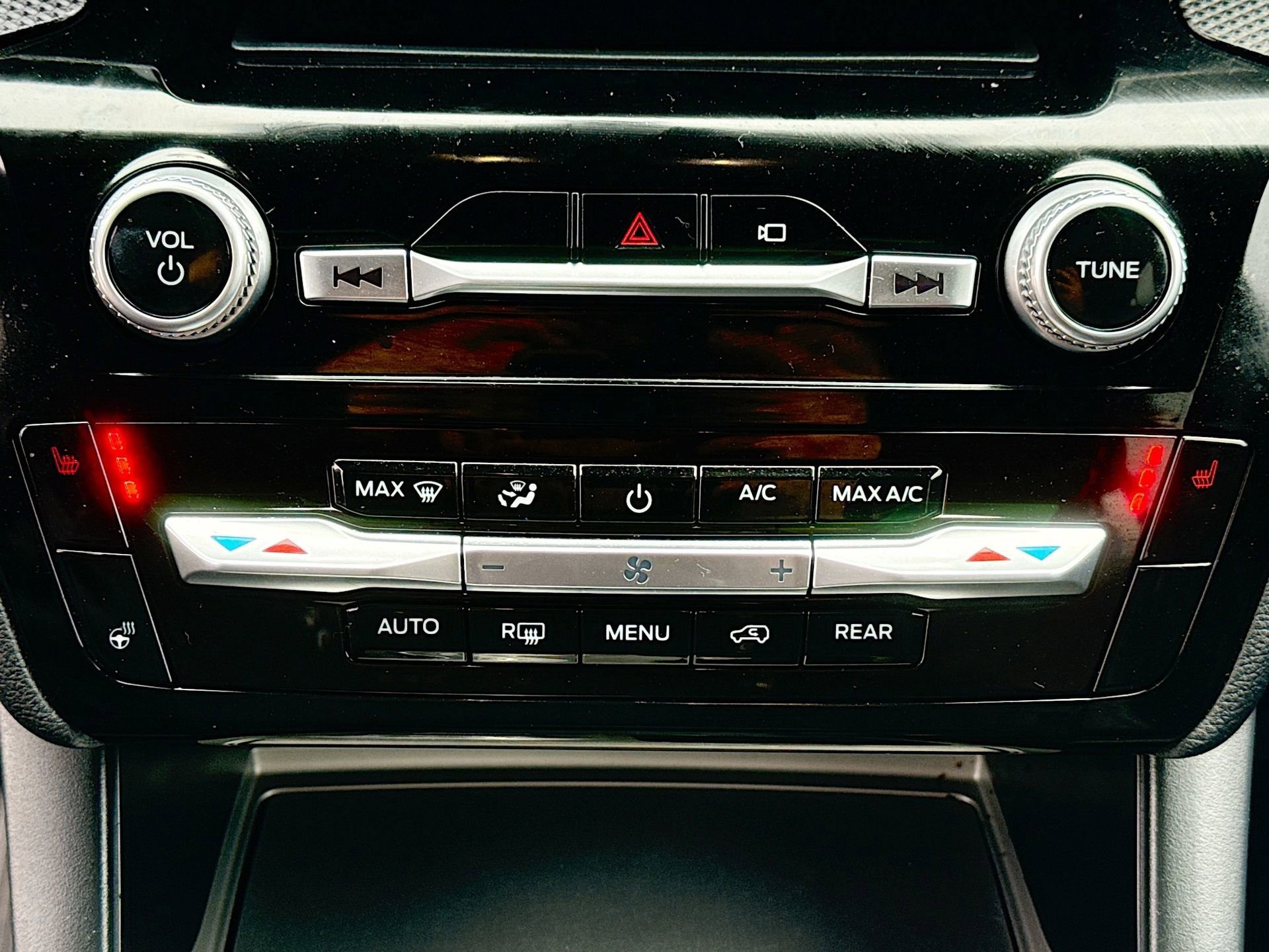 Used 2023 Ford Explorer ST-Line w/ Class IV Trailer Tow Package image 23